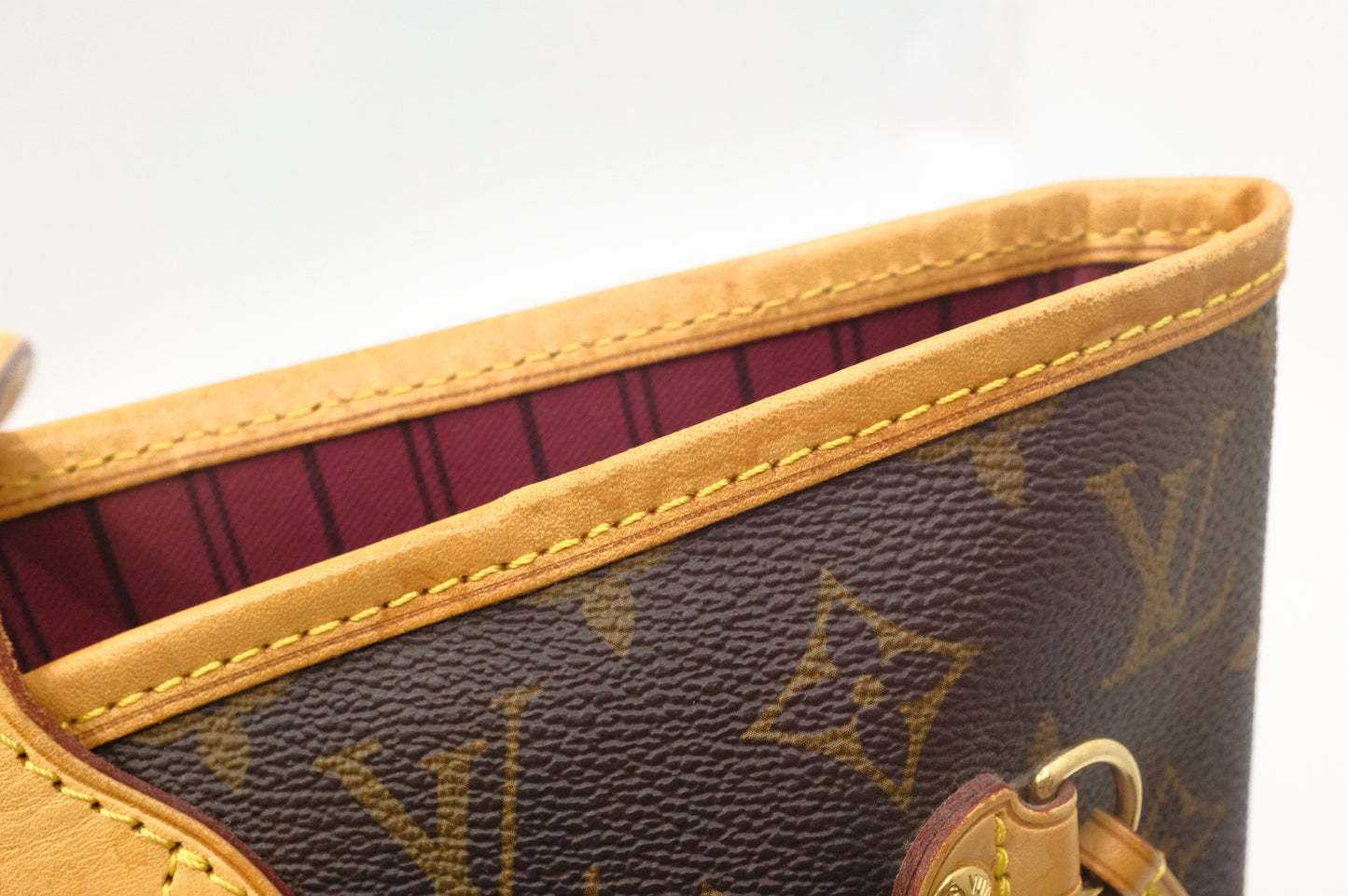 Louis Vuitton Neverfull MM in Monogram Canvas