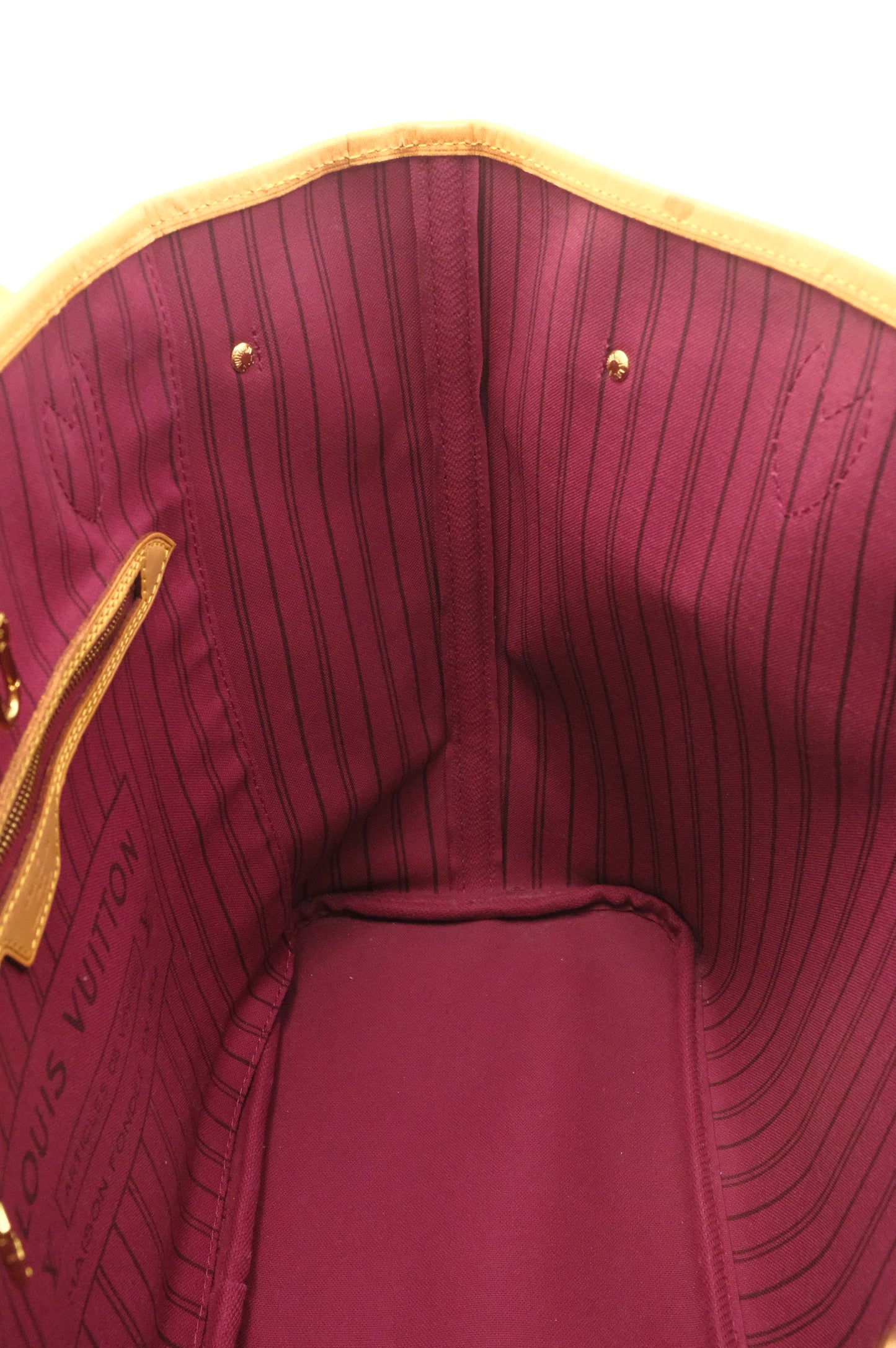 Louis Vuitton Neverfull MM in Monogram Canvas
