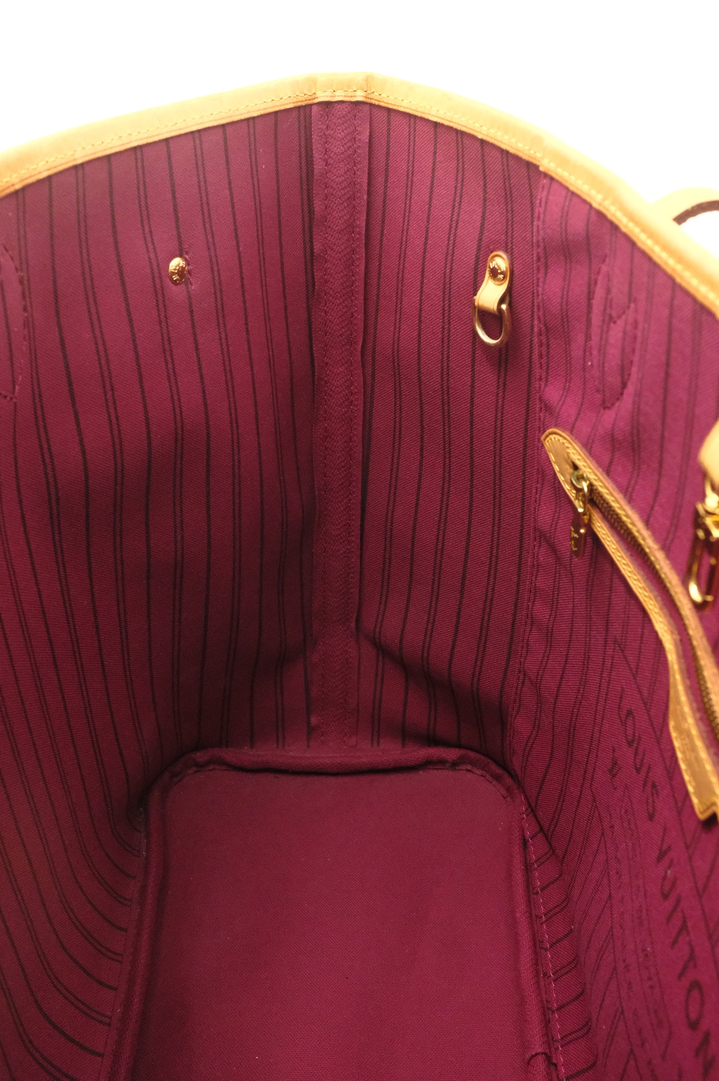 Louis Vuitton Neverfull MM in Monogram Canvas