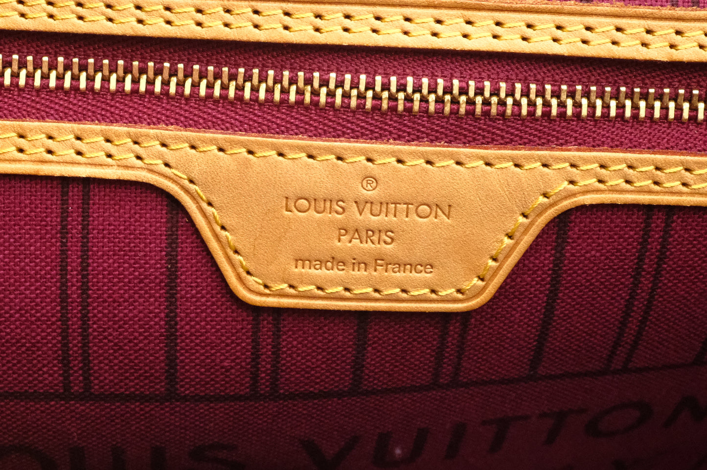 Louis Vuitton Neverfull MM in Monogram Canvas