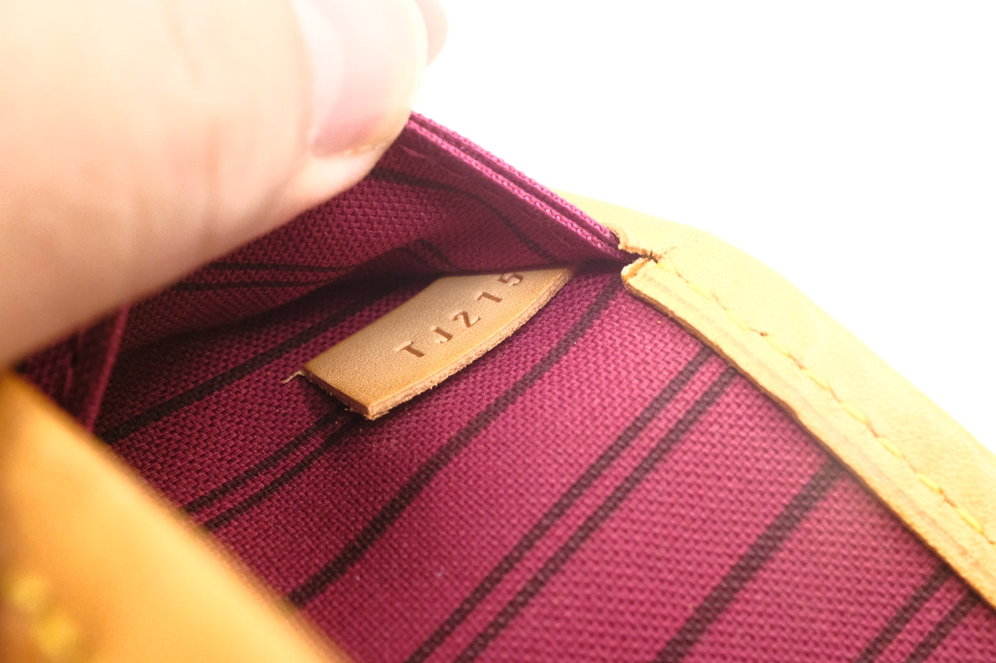 Louis Vuitton Neverfull MM in Monogram Canvas