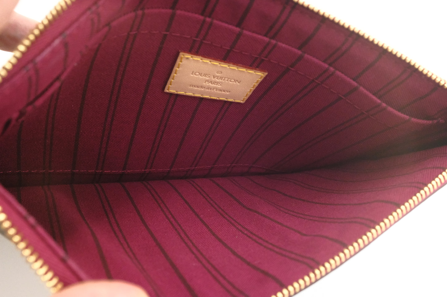 Louis Vuitton Neverfull MM in Monogram Canvas