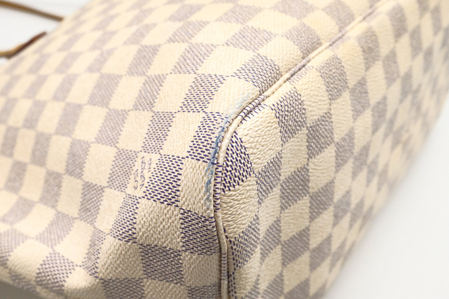 Louis Vuitton Neverfull MM in Damier Azur Canvas