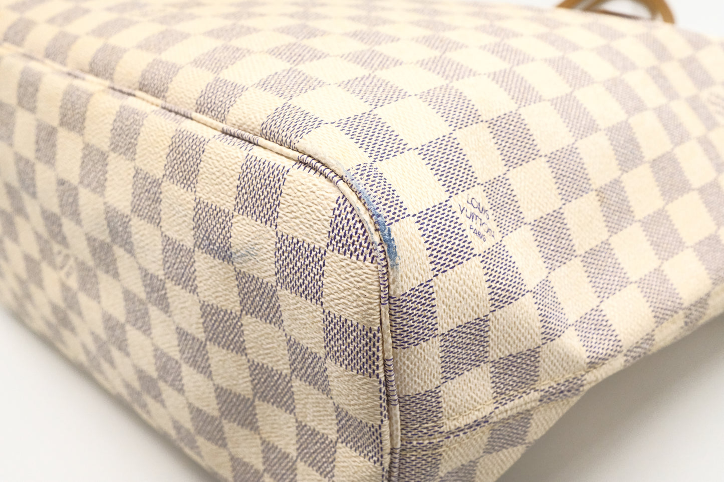 Louis Vuitton Neverfull MM in Damier Azur Canvas