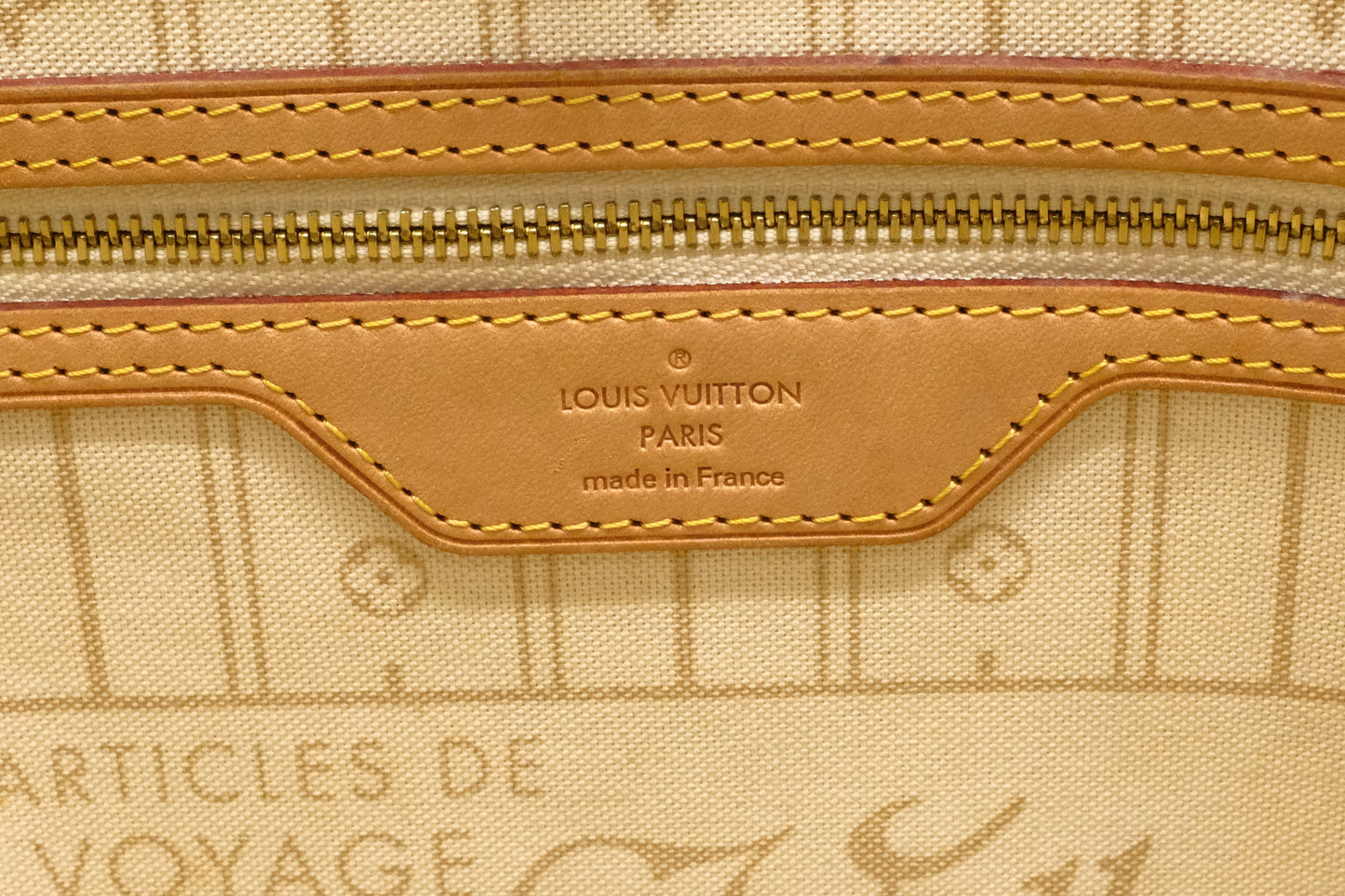 Louis Vuitton Neverfull MM in Damier Azur Canvas