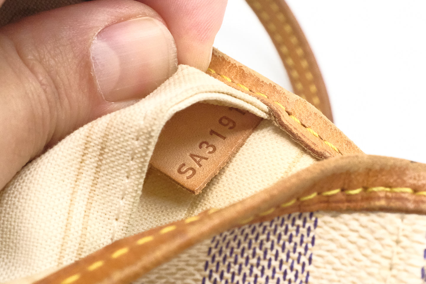 Louis Vuitton Neverfull MM in Damier Azur Canvas
