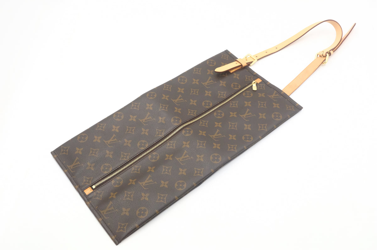 Louis Vuitton Shoe Pouch in Monogram Canvas