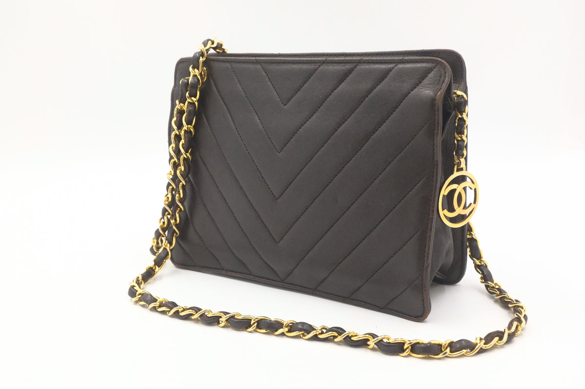 Chanel Chevron Crossbody in Brown Leather