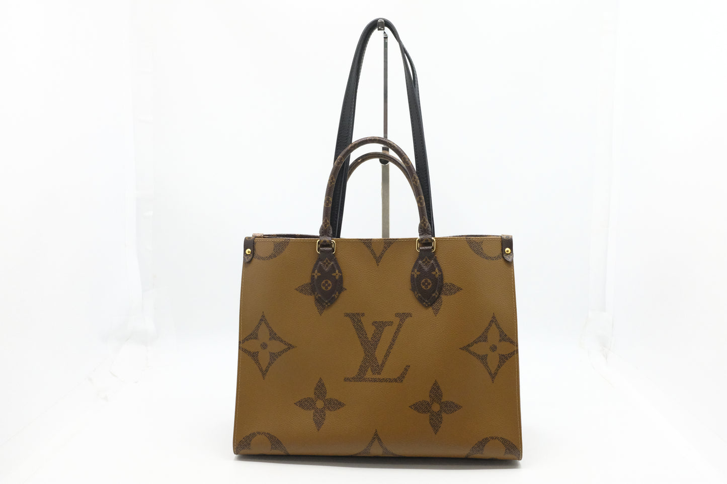 Louis Vuitton OnTheGo MM in Reverse Monogram Canvas