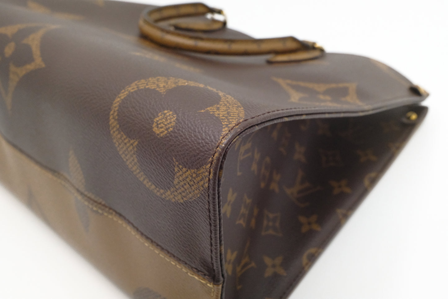 Louis Vuitton OnTheGo MM in Reverse Monogram Canvas