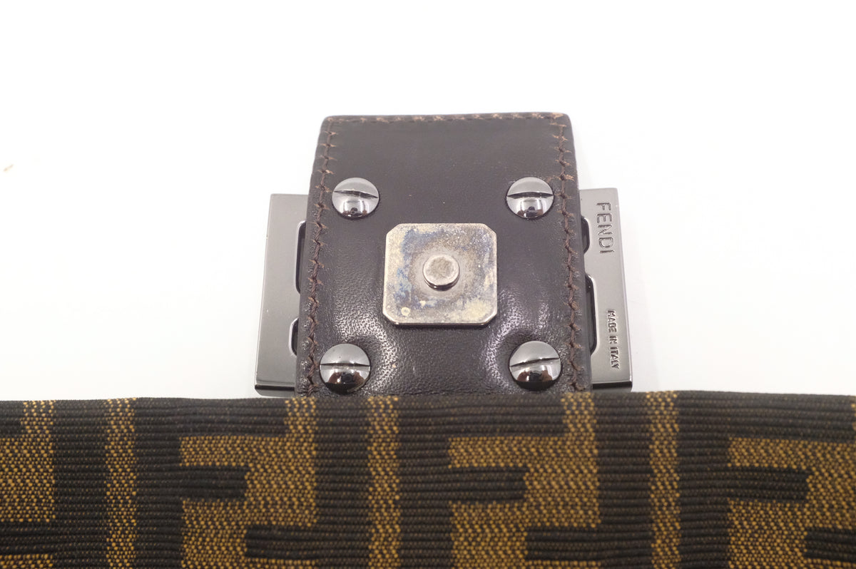 Fendi Mamma Baguette in Zucca Canvas