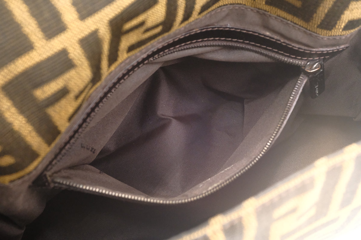 Fendi Mamma Baguette in Zucca Canvas