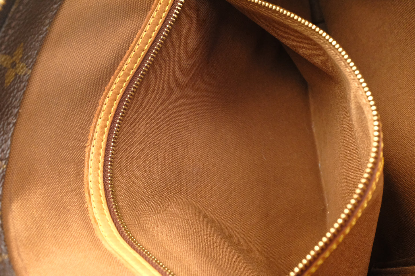 Louis Vuitton Cabas Mezzo in Monogram Canvas