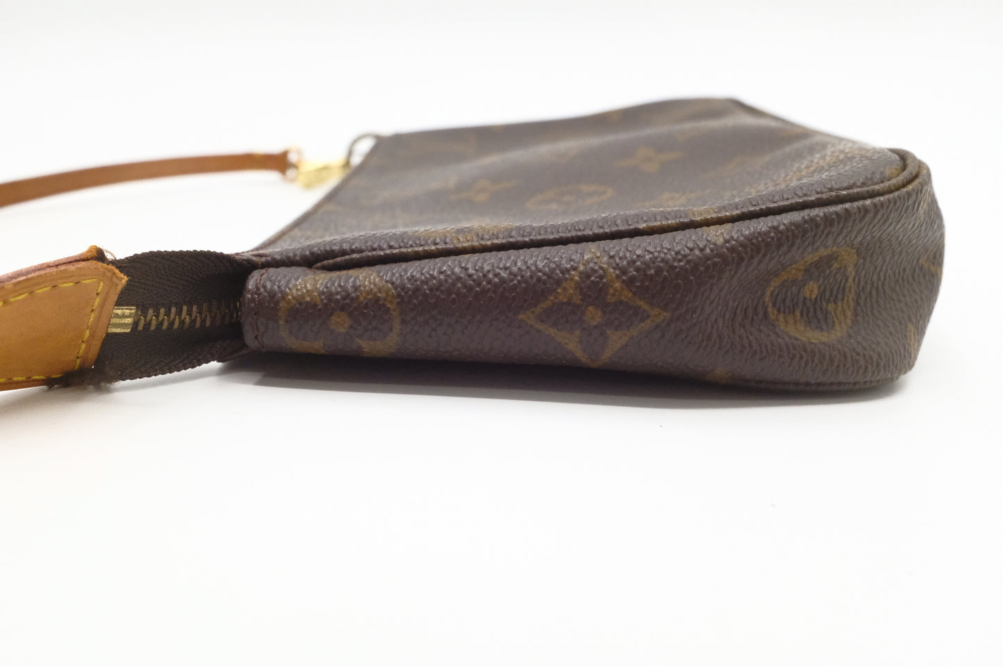 Louis Vuitton Pochette Accessoires in Monogram Canvas