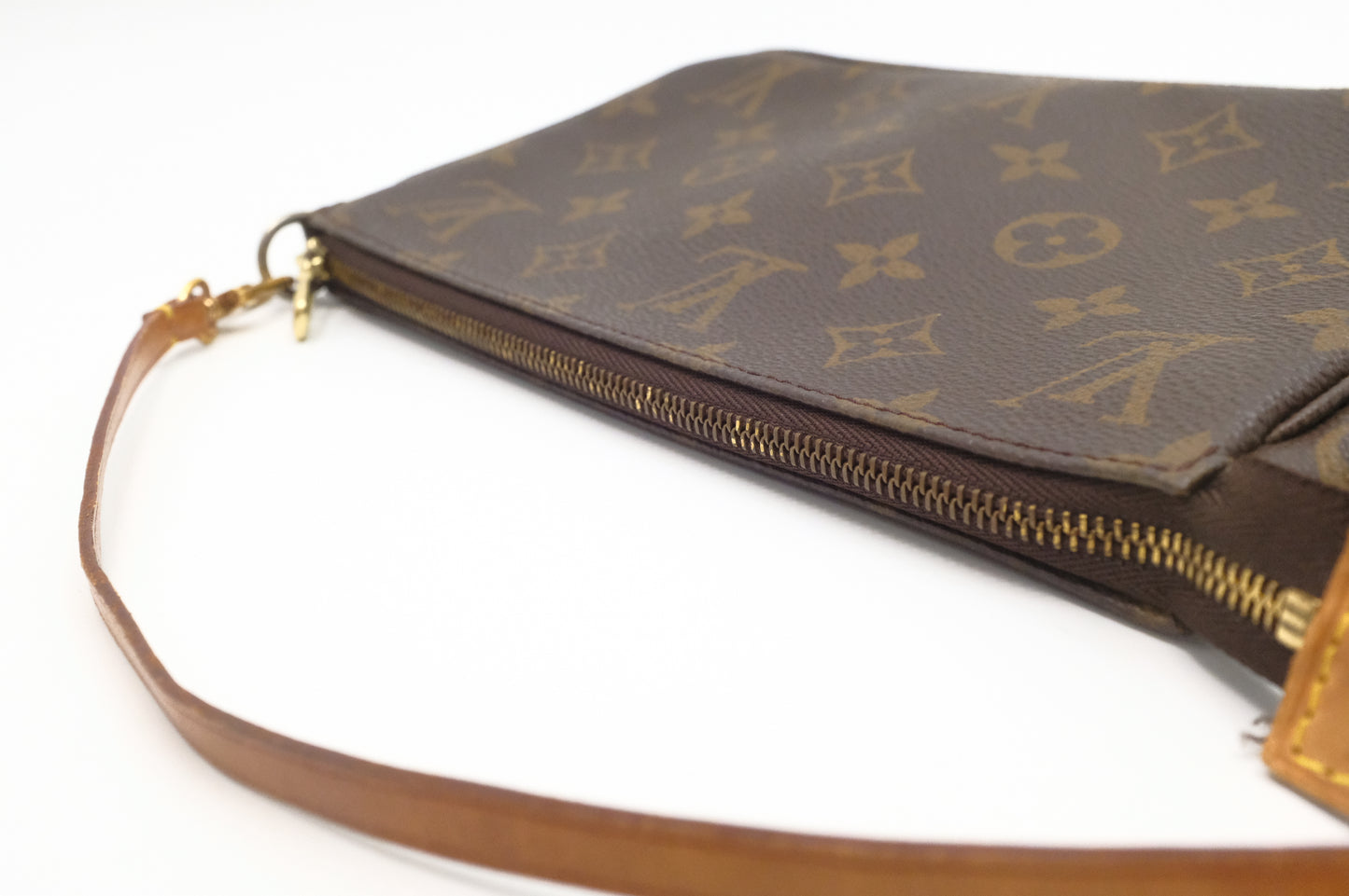 Louis Vuitton Pochette Accessoires in Monogram Canvas