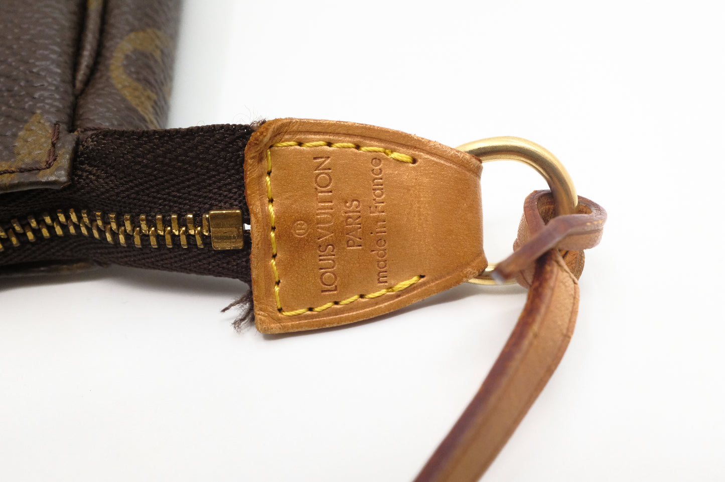 Louis Vuitton Pochette Accessoires in Monogram Canvas