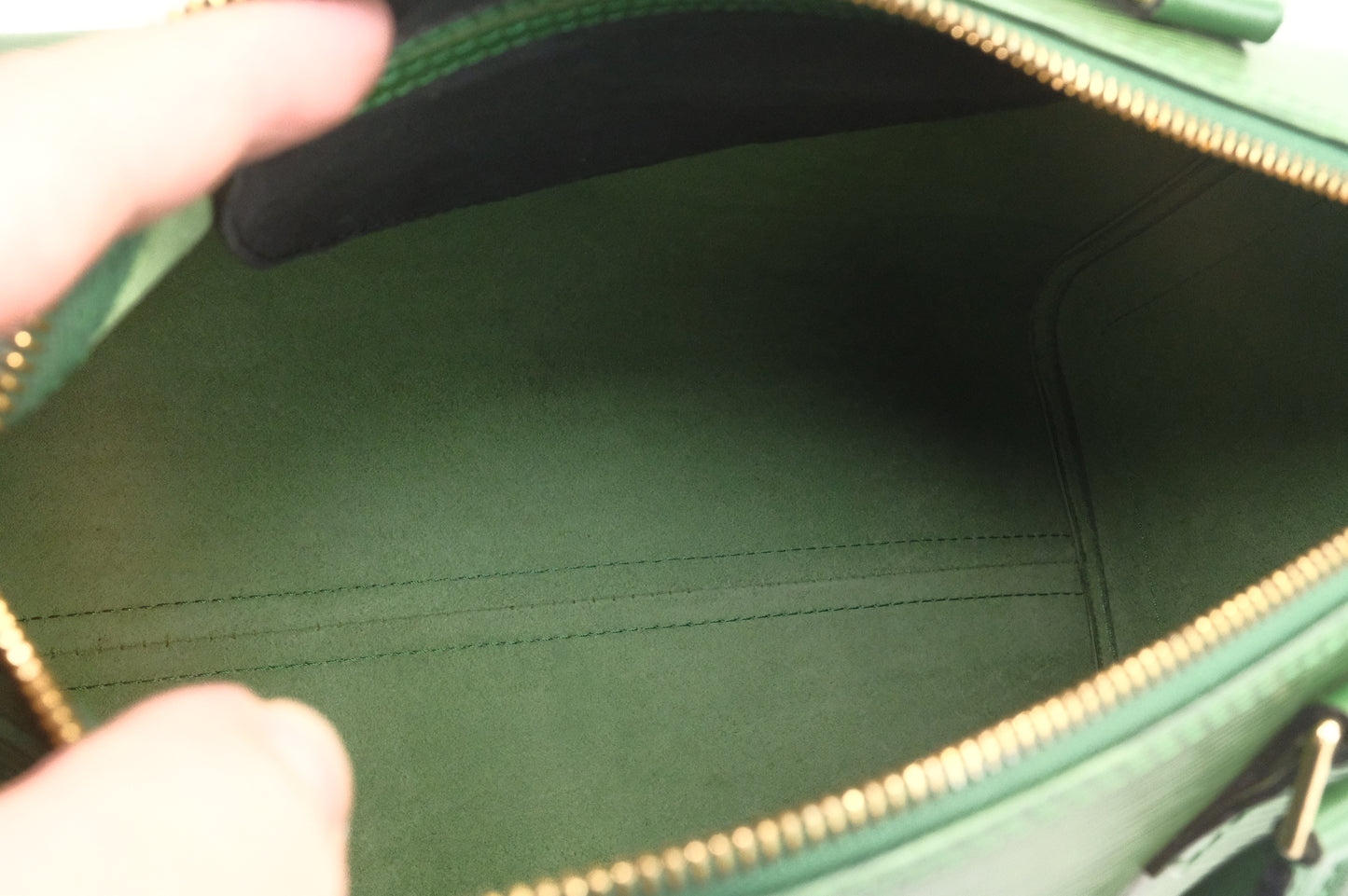 Louis Vuitton Speedy 30 in Green Epi Leather
