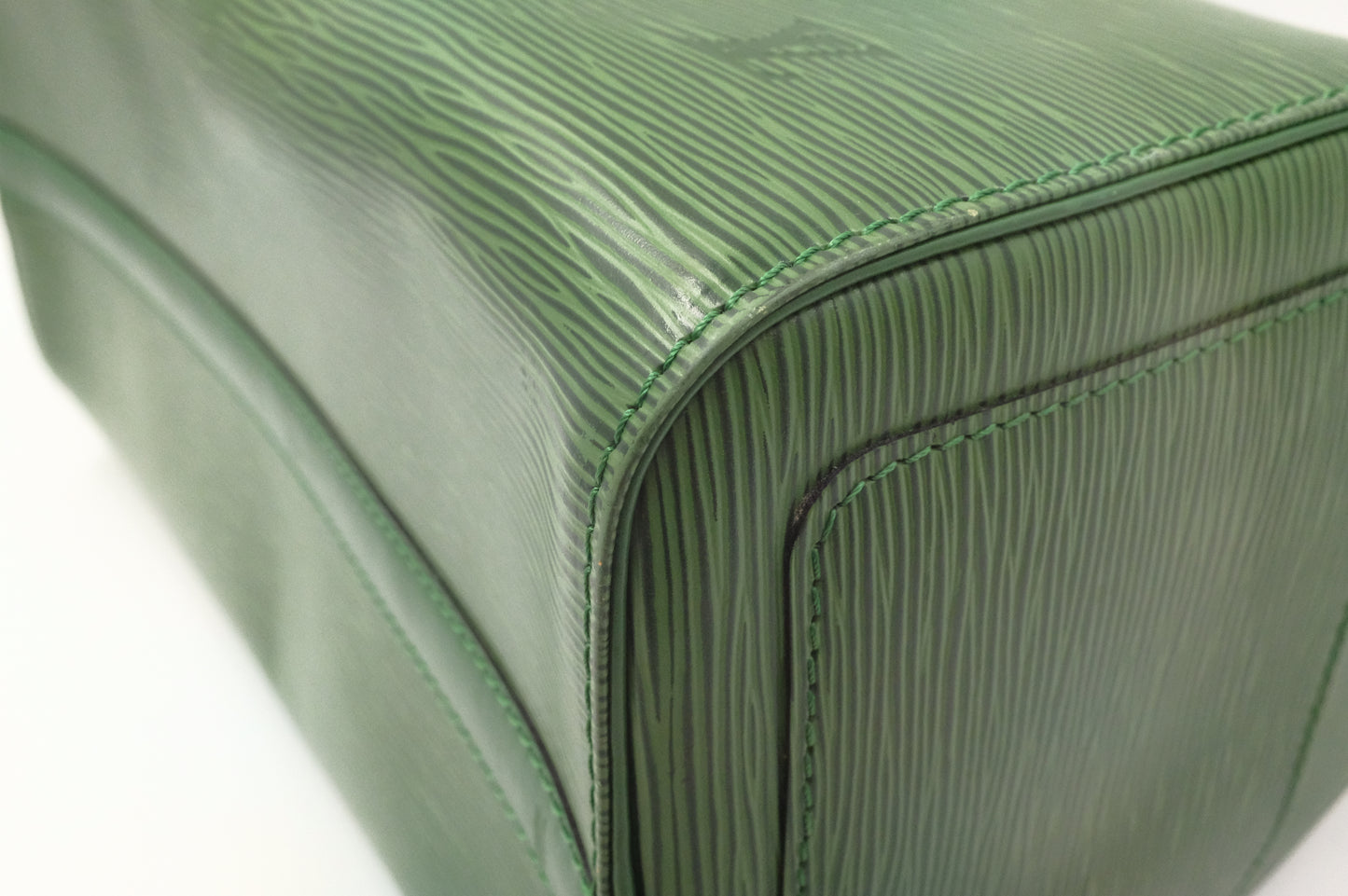 Louis Vuitton Speedy 30 in Green Epi Leather