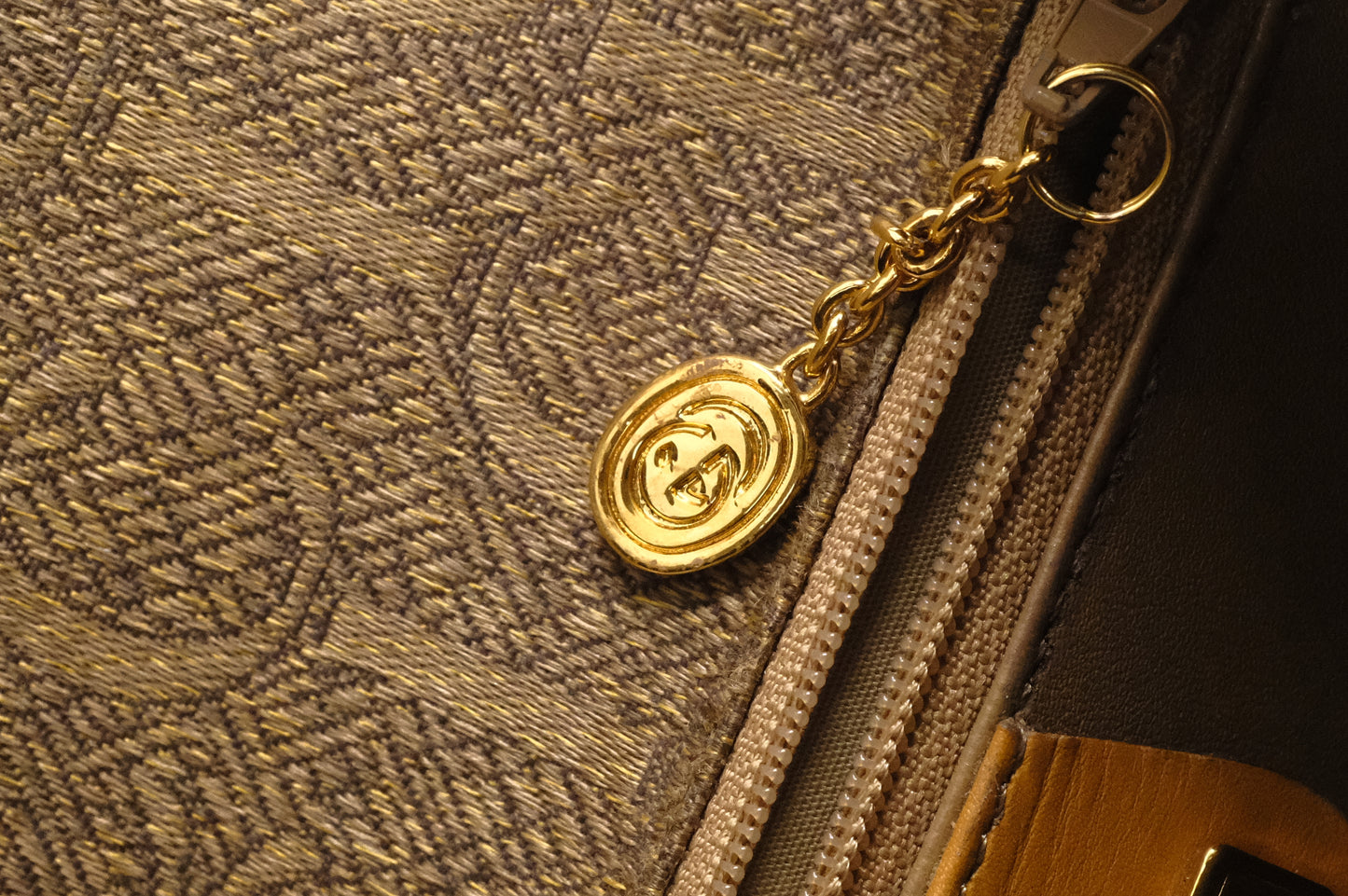 Gucci Crossbody in Brown Canvas