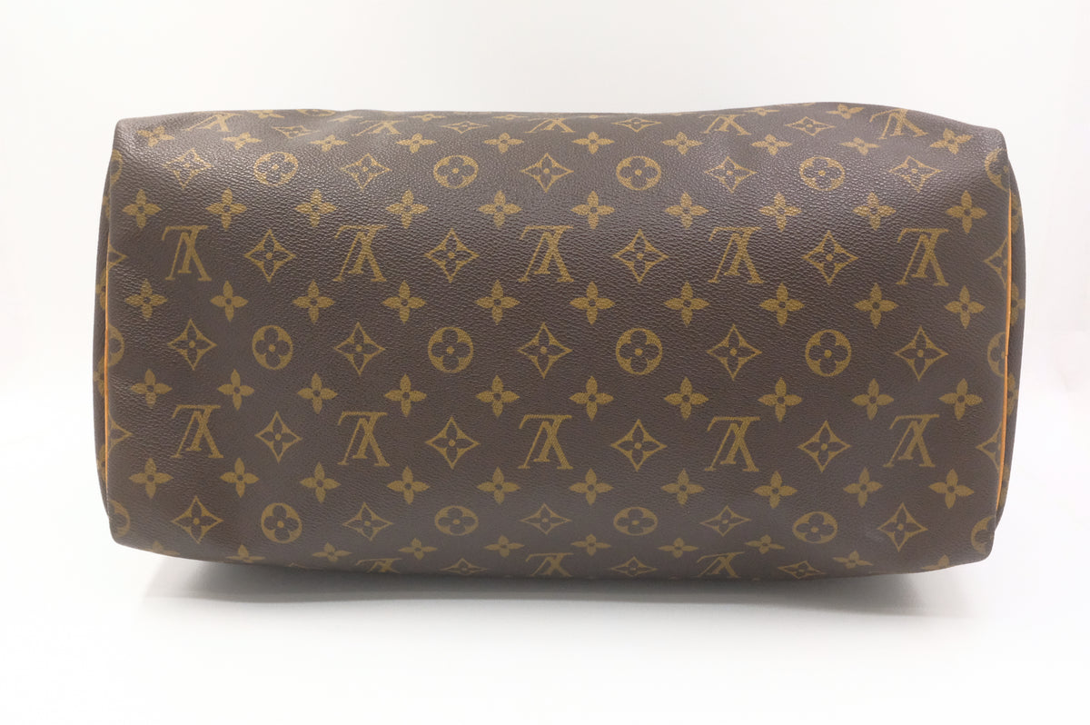 Louis Vuitton Speedy 40 in Monogram Canvas
