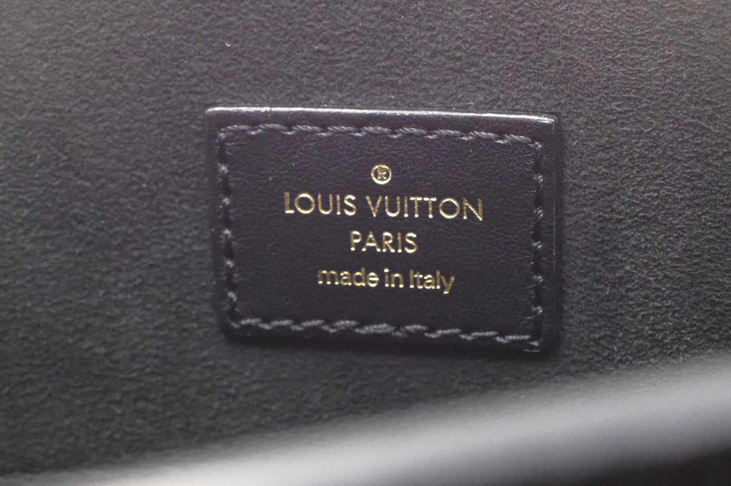 Louis Vuitton Sac Plat PM in Black Epi Leather
