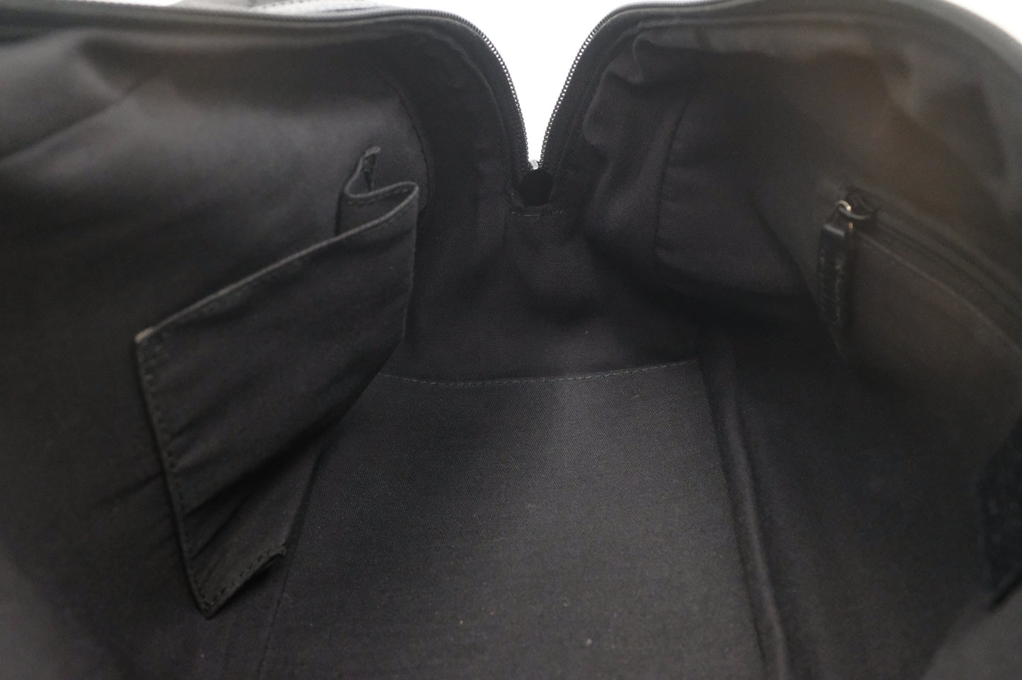 Gucci Shoulder Bag in Black GG Canvas