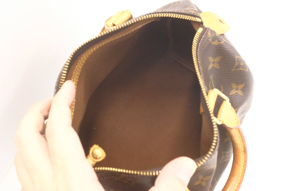 Louis Vuitton Speedy 25 in Monogram Canvas