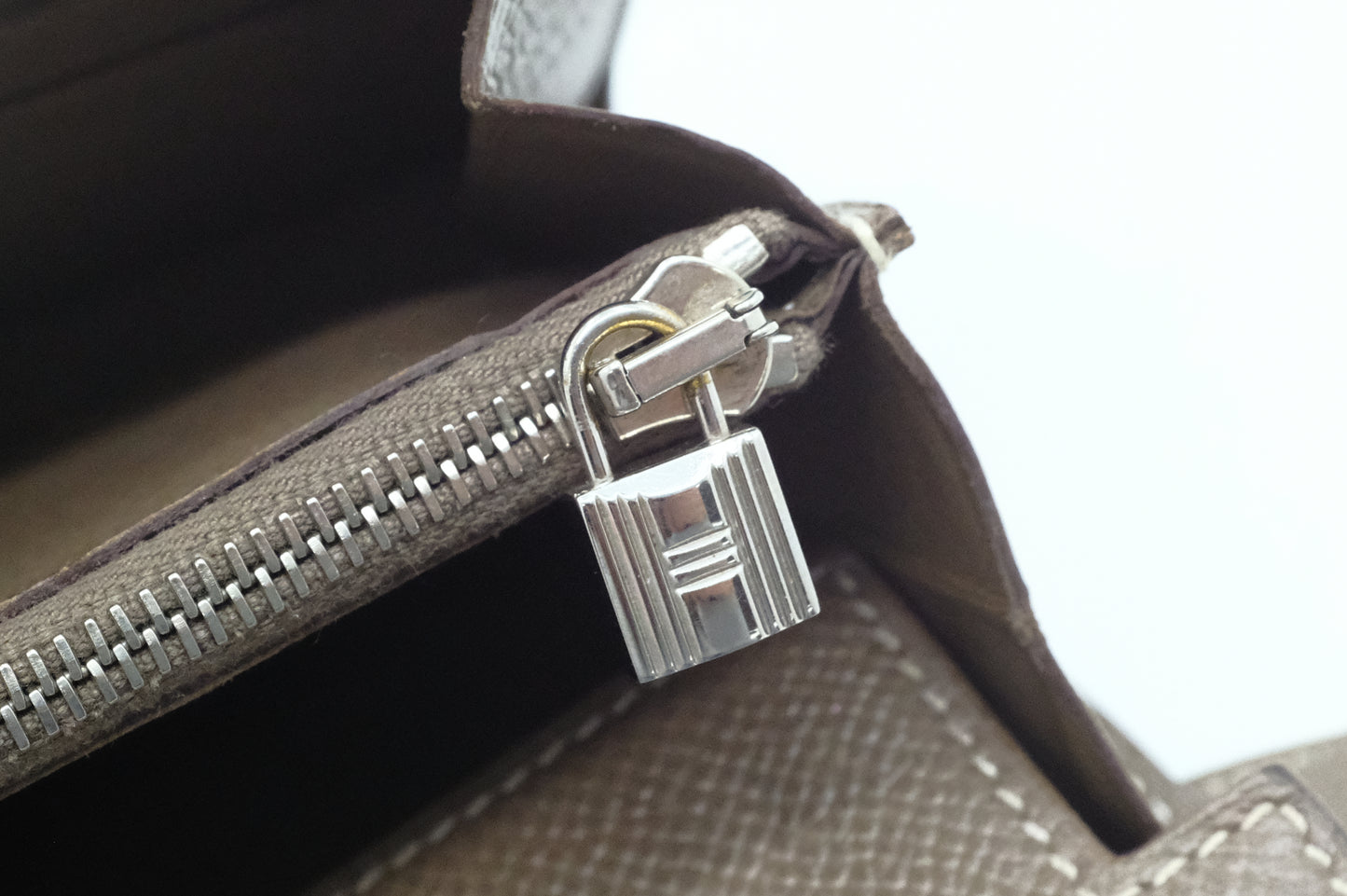 Hermes Kelly Wallet in Etoupe Epsom Leather