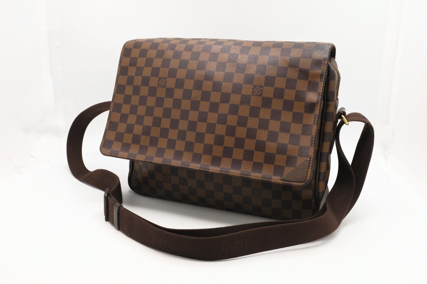 Louis Vuitton Shelton GM in Damier Ebene Canvas