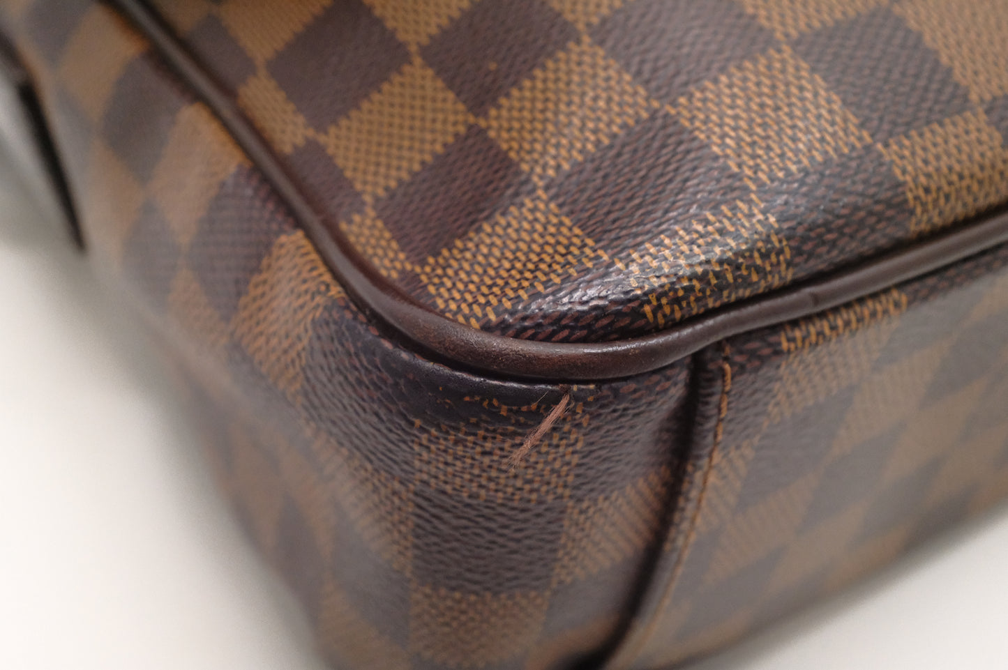 Louis Vuitton Shelton GM in Damier Ebene Canvas