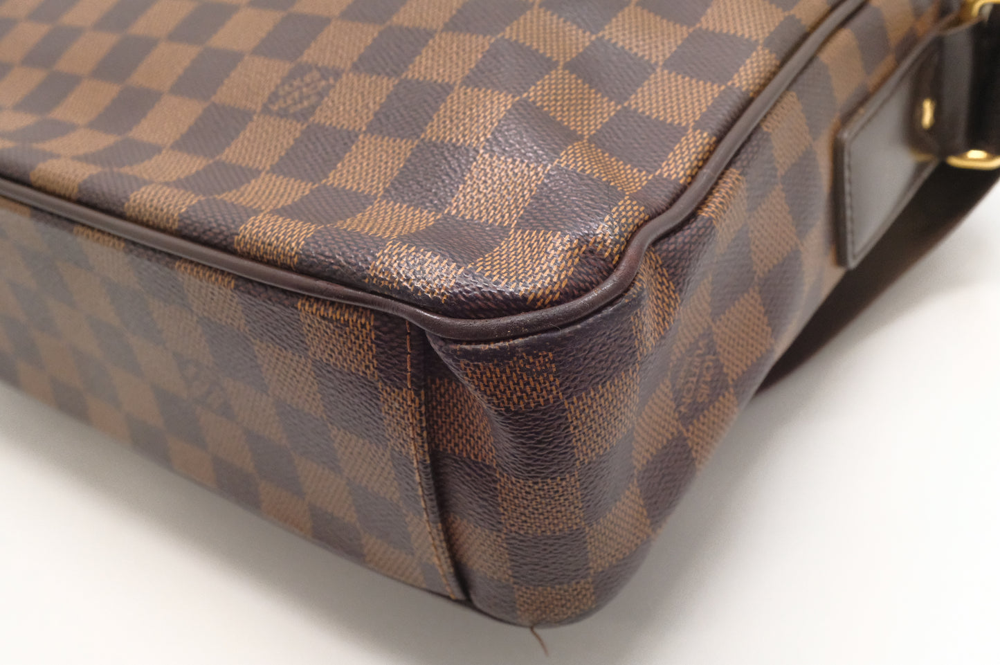 Louis Vuitton Shelton GM in Damier Ebene Canvas