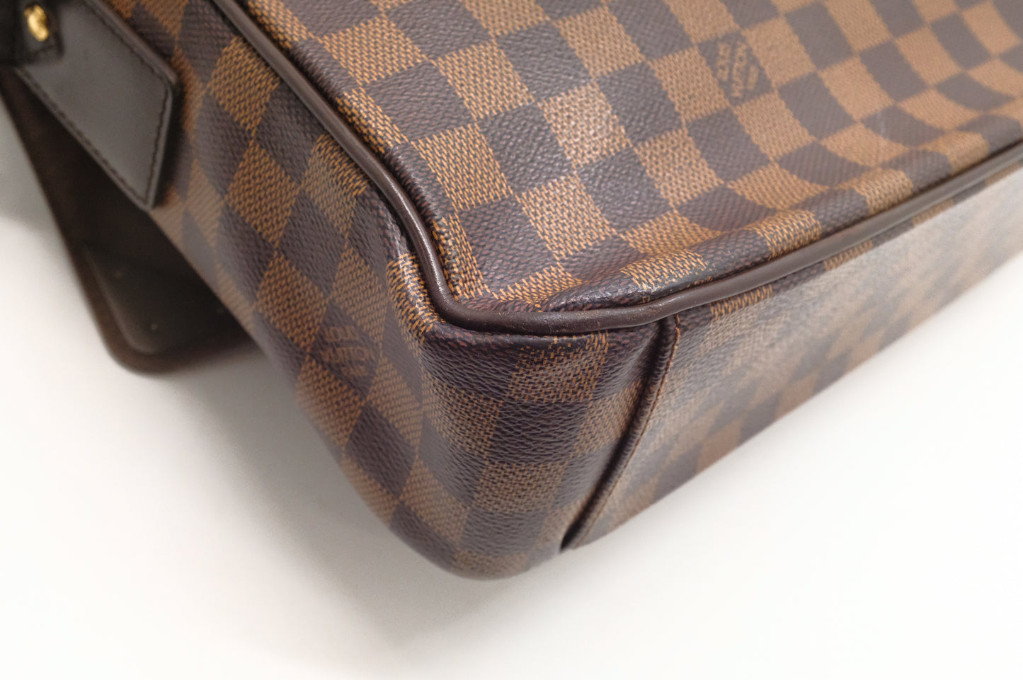 Louis Vuitton Shelton GM in Damier Ebene Canvas