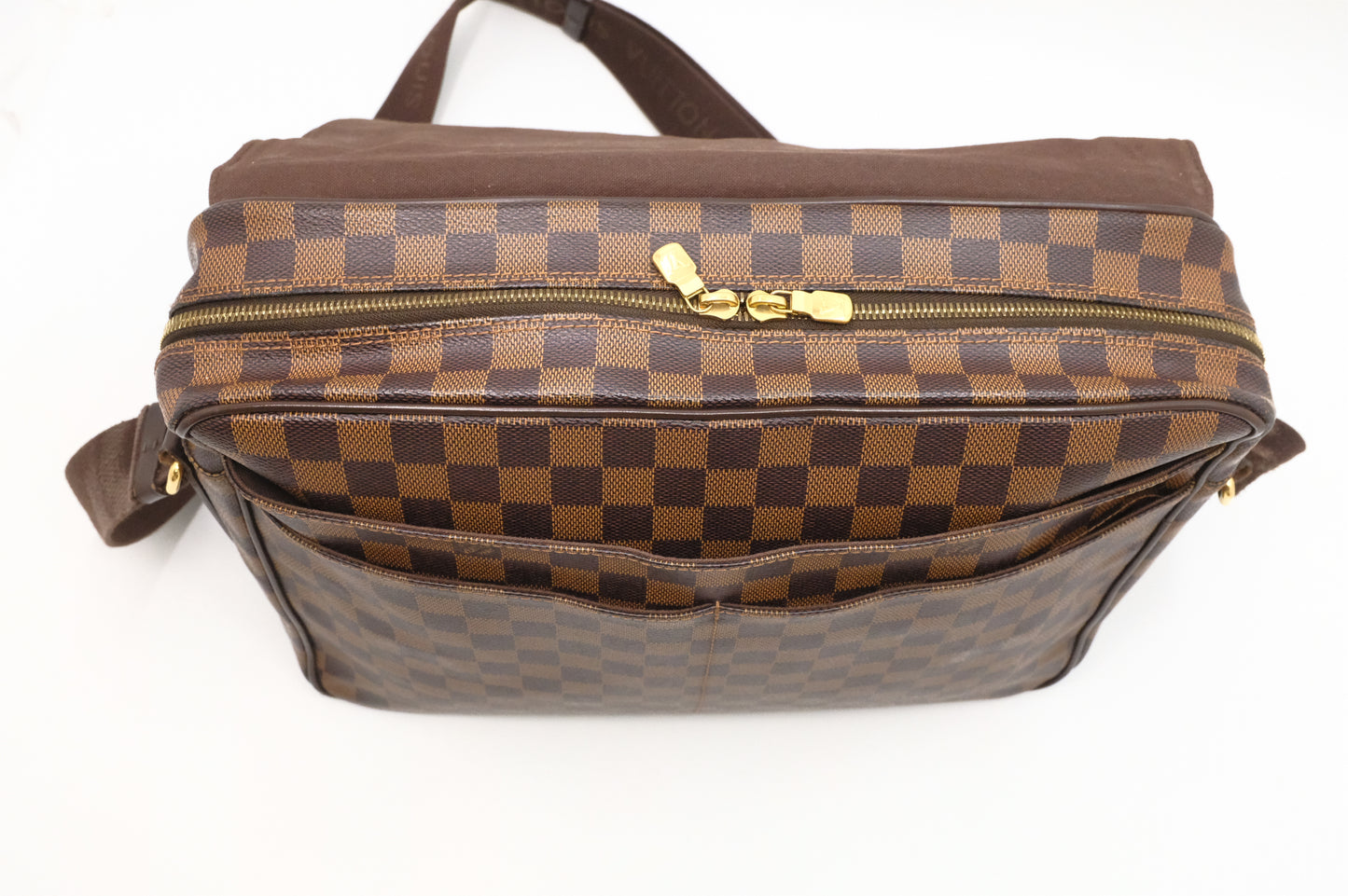 Louis Vuitton Shelton GM in Damier Ebene Canvas