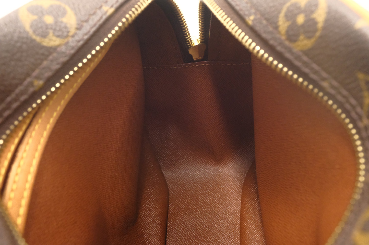 Louis Vuitton Blois in Monogram Canvas