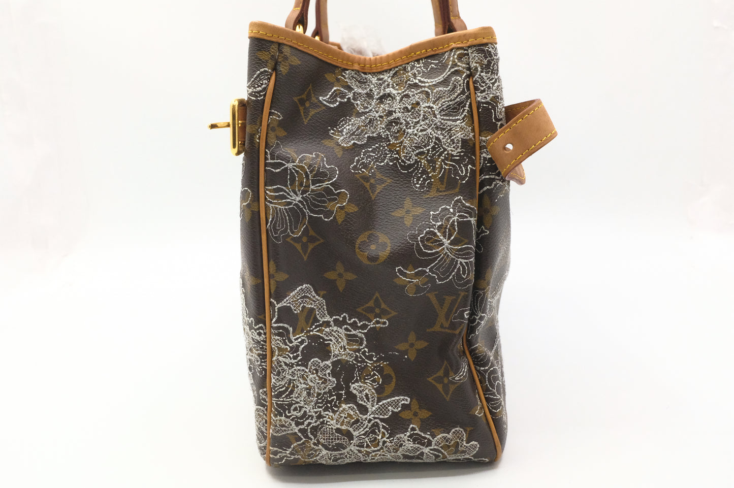 Louis Vuitton Batignolles Horizontal in Dentelle Monogram Canvas