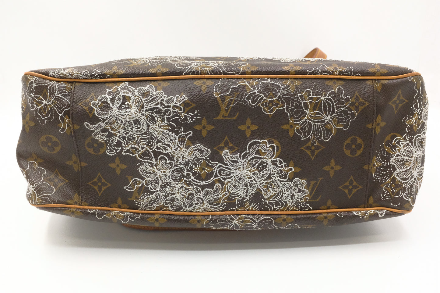Louis Vuitton Batignolles Horizontal in Dentelle Monogram Canvas