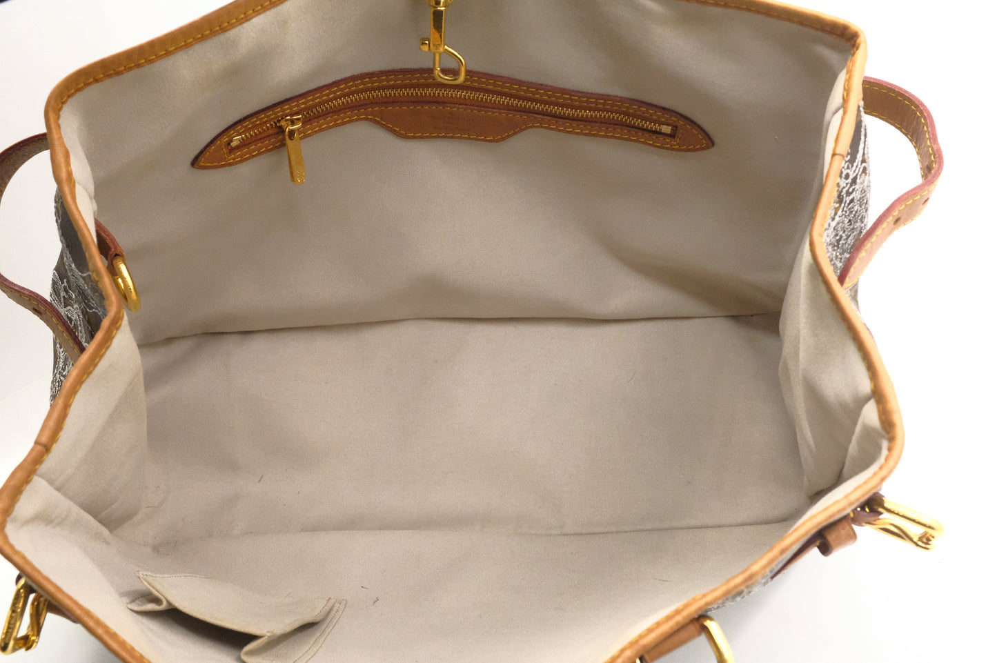 Louis Vuitton Batignolles Horizontal in Dentelle Monogram Canvas