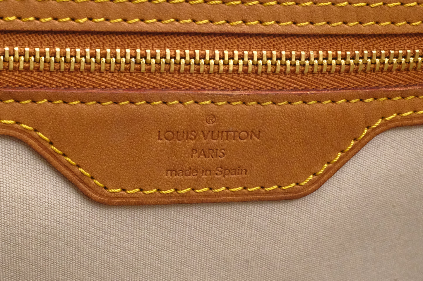 Louis Vuitton Batignolles Horizontal in Dentelle Monogram Canvas