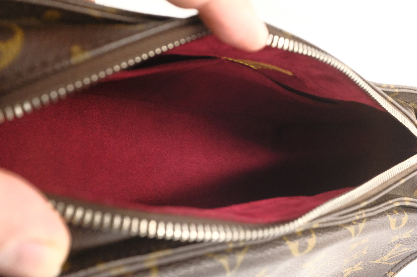 Louis Vuitton Vive Cite MM in Monogram Canvas