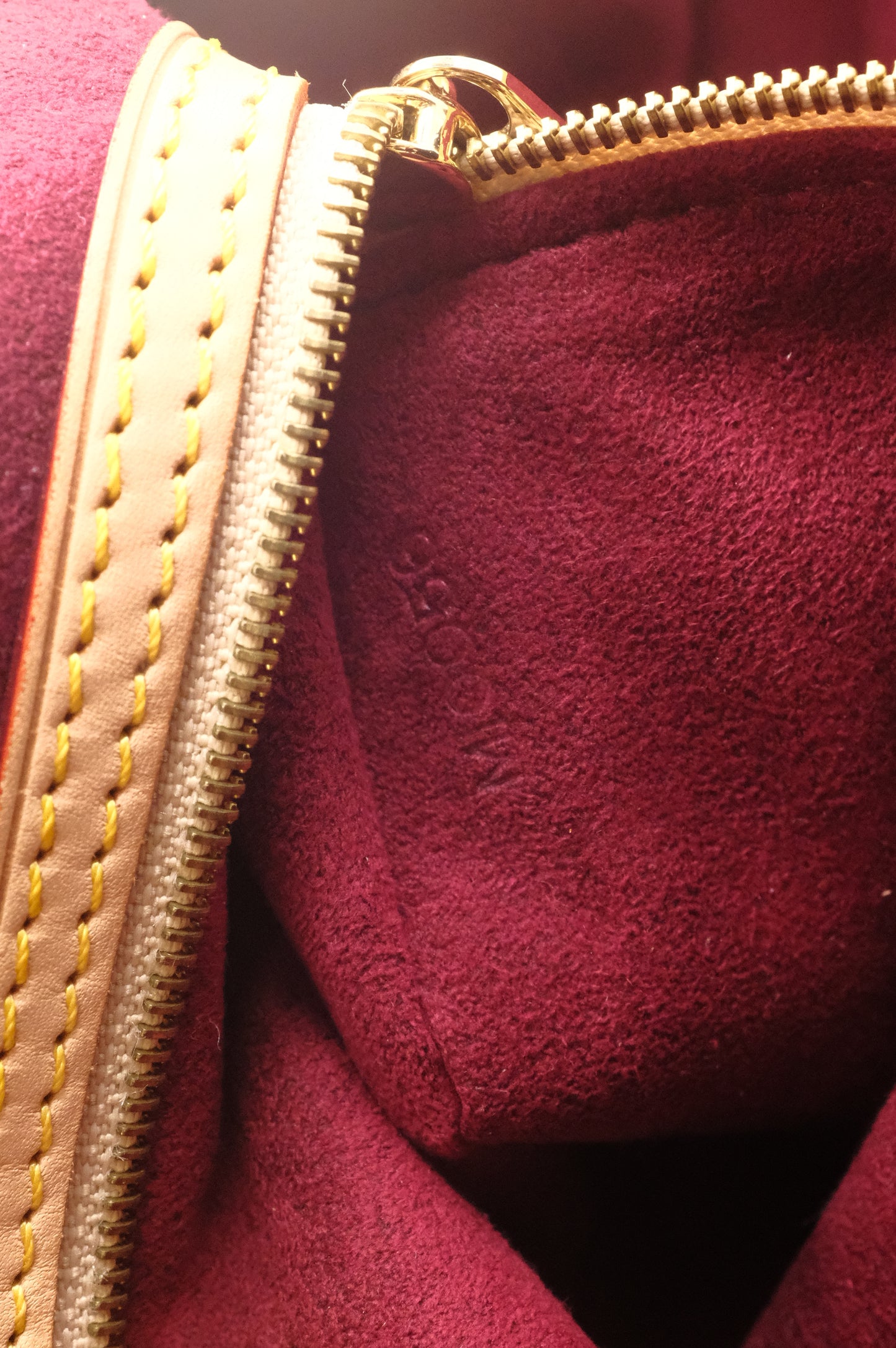 Louis Vuitton Aurelia MM in White Multicolor Canvas