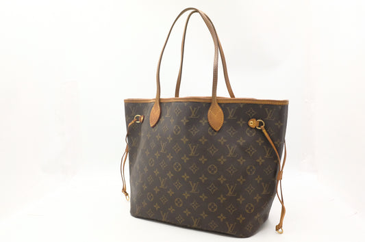 Louis Vuitton Neverfull MM in Monogram Canvas