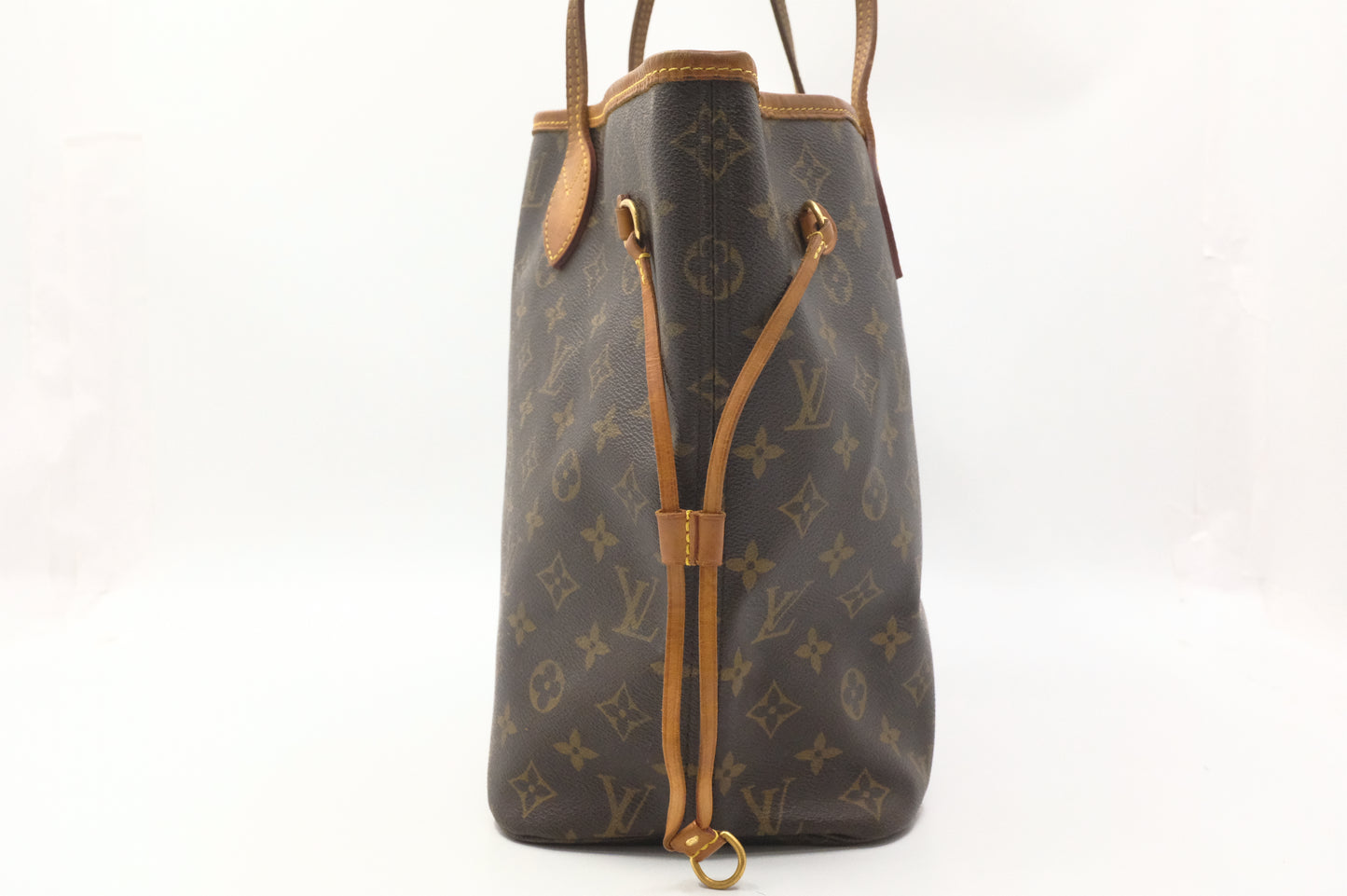 Louis Vuitton Neverfull MM in Monogram Canvas