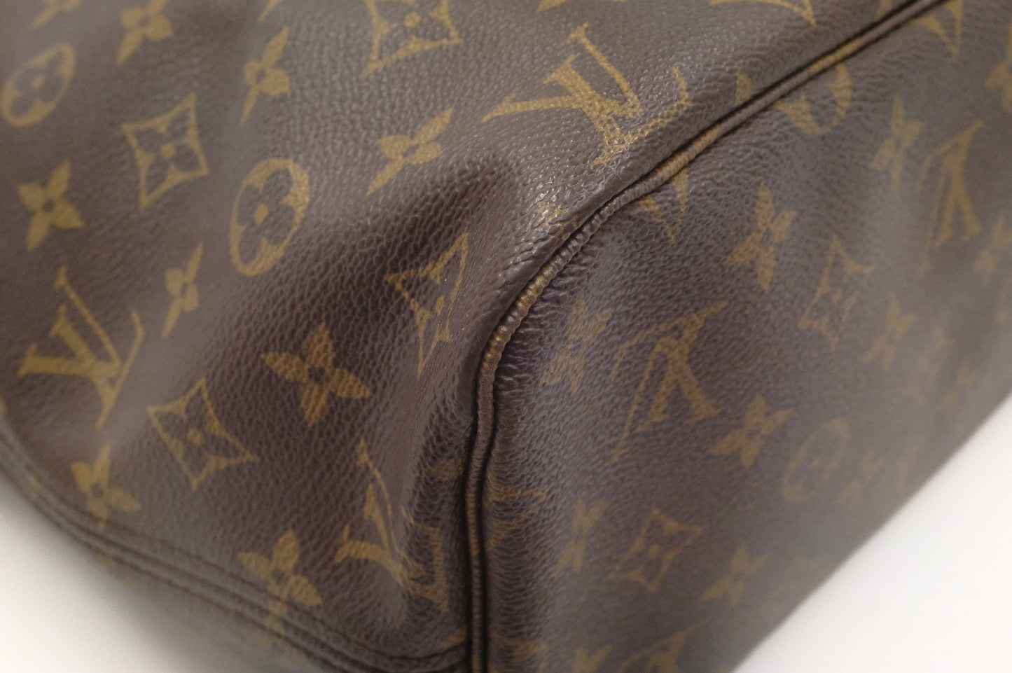 Louis Vuitton Neverfull MM in Monogram Canvas