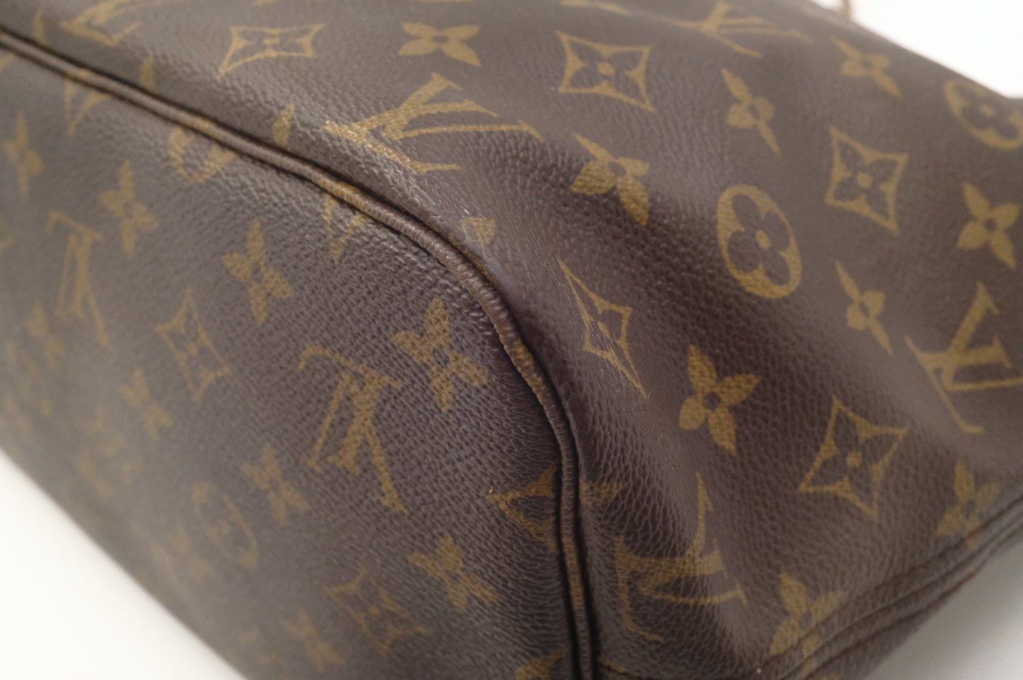 Louis Vuitton Neverfull MM in Monogram Canvas