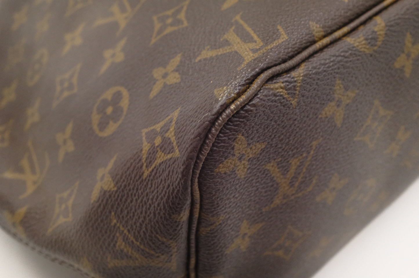 Louis Vuitton Neverfull MM in Monogram Canvas