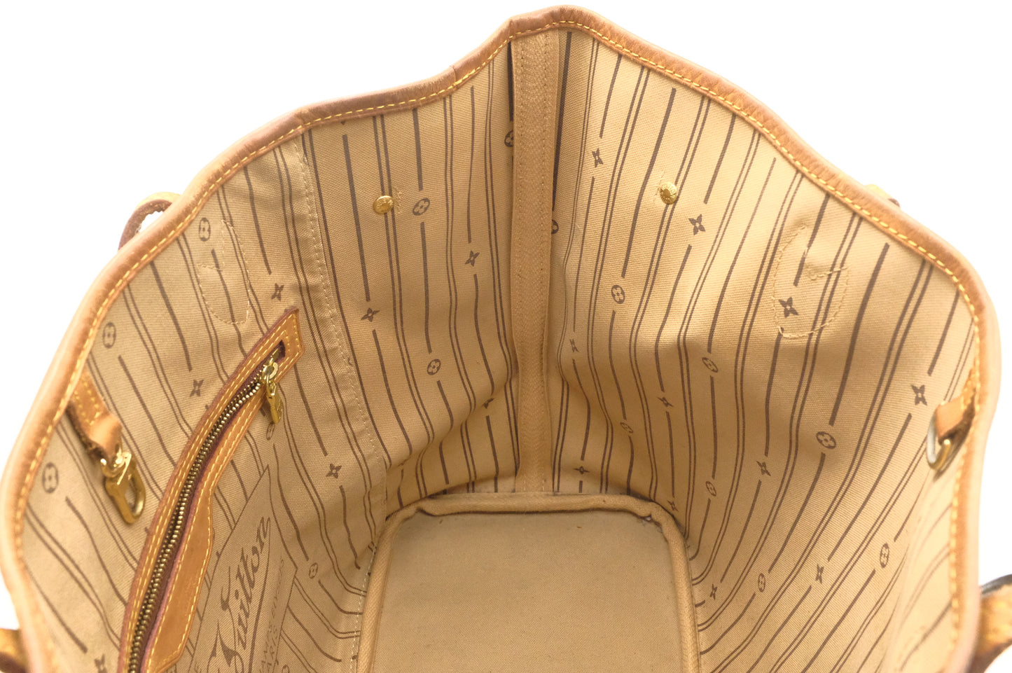 Louis Vuitton Neverfull MM in Monogram Canvas