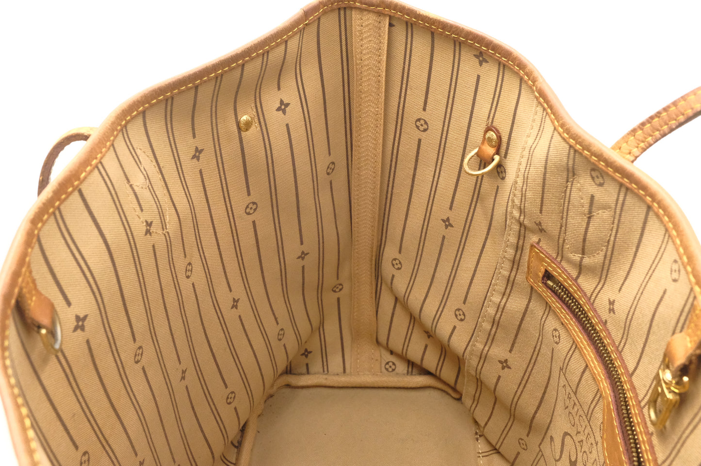 Louis Vuitton Neverfull MM in Monogram Canvas