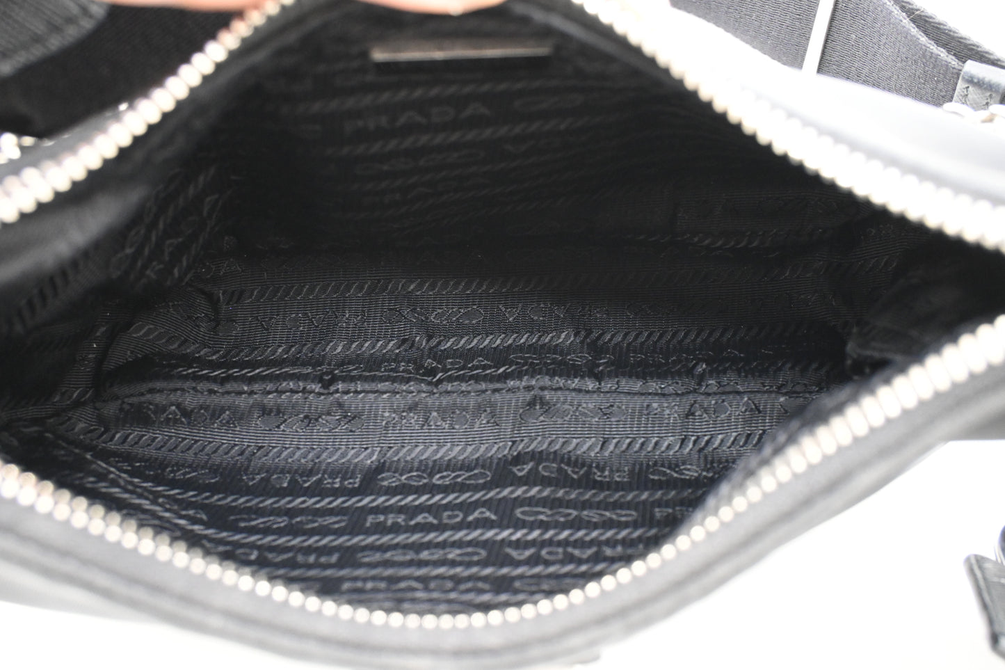 Prada Re-Edition 2005 in Black Nylon