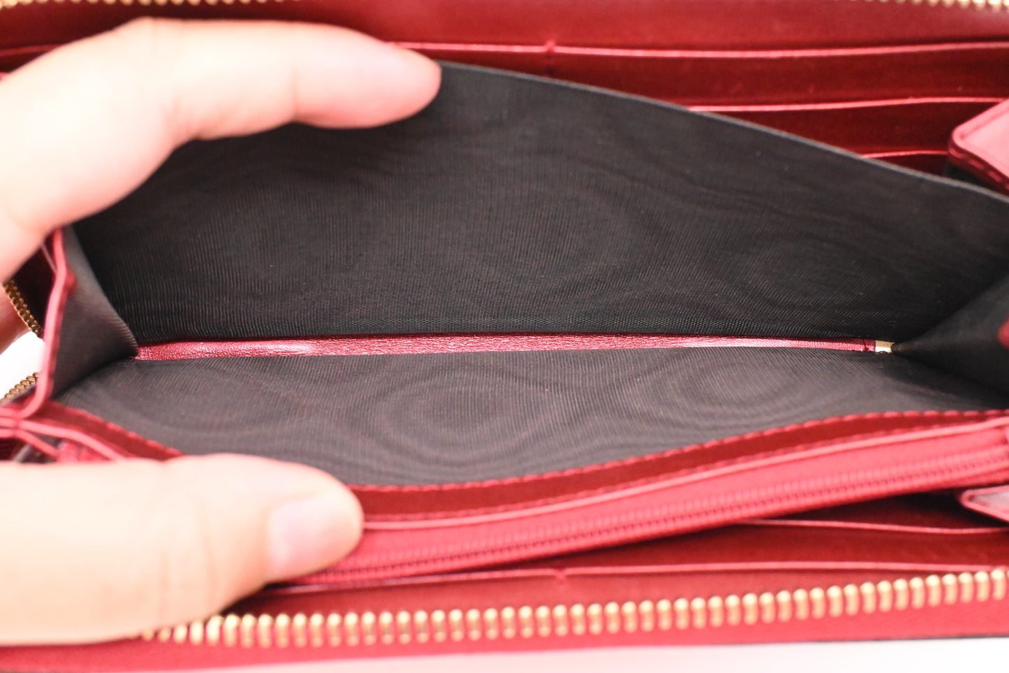 Gucci Long Zippy Wallet in Red Leather