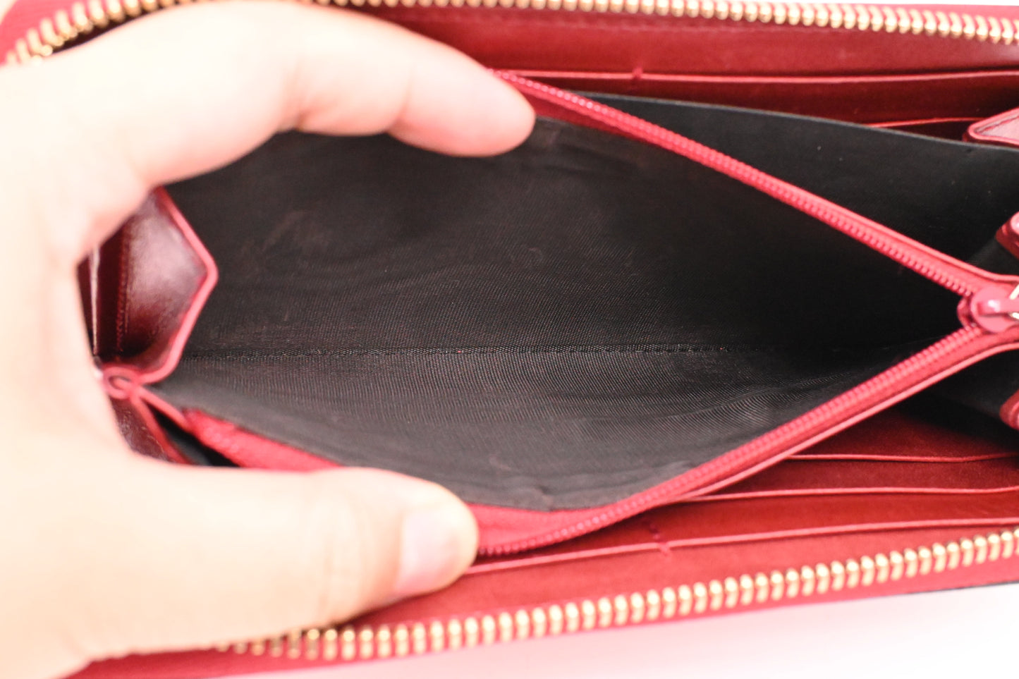 Gucci Long Zippy Wallet in Red Leather